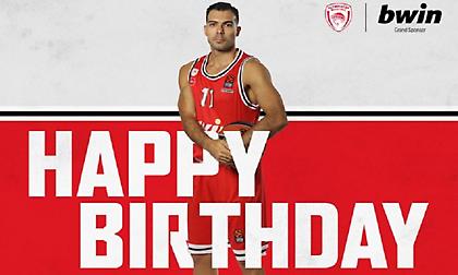 Η τούρτα-έκπληξη στον Σλούκα (video)