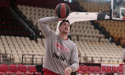 Ολυμπιακός: Ενοχλήσεις στη μέση ο Λαρεντζάκης