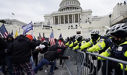 FBI: Έρευνα σε βάρος 37 προσώπων FBI για τον θάνατο αστυνομικού στο Καπιτώλιο