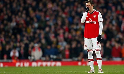 Athletic: «Υπέγραψαν τη λήξη της συνεργασίας τους Οζίλ-Άρσεναλ»