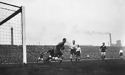 Λίβερπουλ-Μάντσεστερ Γιουνάιτεντ: Η μητέρα των μαχών είναι και το πρώτο στημένο ματς στην ιστορία