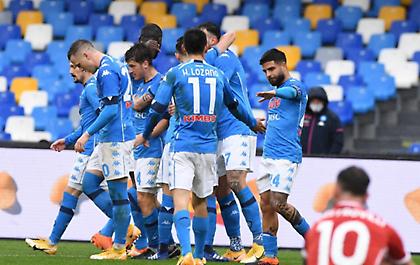 Νάπολι: Διαλύει τη Φιορεντίνα με 4-0 στο ημίχρονο
