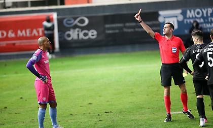 Βάτερμαν: «Δεν ήταν κόκκινη»