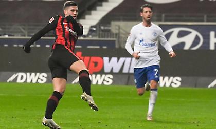 Γκολ με «κεραυνό» στην επιστροφή του στη Φρανκφούρτη ο Γιόβιτς (video)