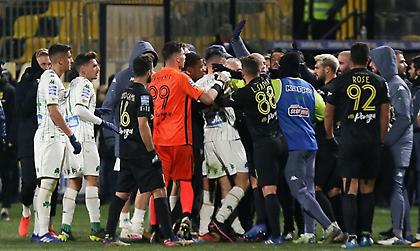 Η σύρραξη μετά την λήξη και ο ειρηνοποιός Μπόλονι (videos)