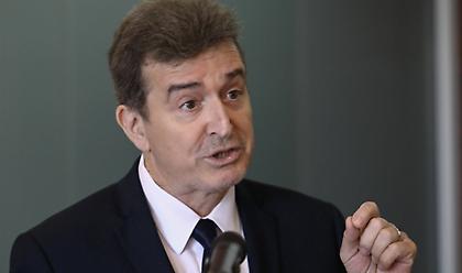 Χρυσοχοΐδης: Ισχυρή παρουσία της ΕΛΑΣ στην αγορά - Δικαίωμα συλλήψεων από φρουρούς στα ΑΕΙ