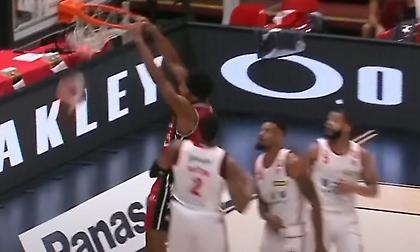 Φοβερό alley oop Ροντρίγκεθ-ΛεΝτέι στο ιταλικό Top 10