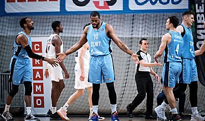 Παρέμεινε πρώτη διαλύοντας την Κάλεβ η Ζενίτ