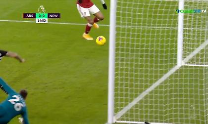 Αστόχησε προ κενής εστίας ο Ομπαμεγιάνγκ (video)