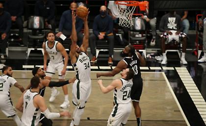 Η μεγάλη εμφάνιση του Γιάννη απέναντι στους Νετς