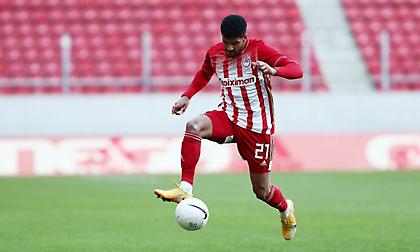 Σταματέλος: «Γι’ αυτό κοιτάζει για εξτρέμ και δεξί μπακ ο Ολυμπιακός»