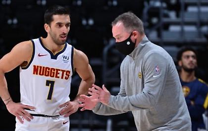 Μαλόουν για Καμπάτσο: «Δεν μπορεί να έχει την μπάλα 40 λεπτά στα χέρια του»