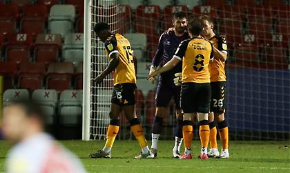 Ο τερματοφύλακας της Νιούπορτ σκόραρε από την εστία του (video)