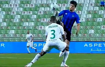 Αποβολή για… καρατιά στα 37’’ σε ματς της Σαουδικής Αραβίας