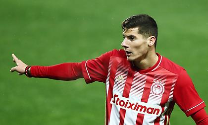 Ο Βρουσάι πήρε το... ριμπάουντ και έγραψε το 2-0 για τον Ολυμπιακό (video)