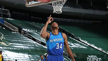 Τα highlights του Γιάννη απέναντι στους Λέικερς