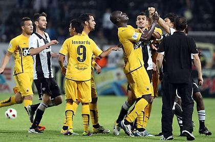 ΠΑΟΚ-ΑΕΚ: Όταν ο Πάμπλο Γκαρσία αρπάχτηκε με τον συγχωρεμένο Πάπα Μπούπα Ντιοπ