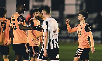 Έκανε το καθήκον της και πήρε την πρόκριση η Γουλβς