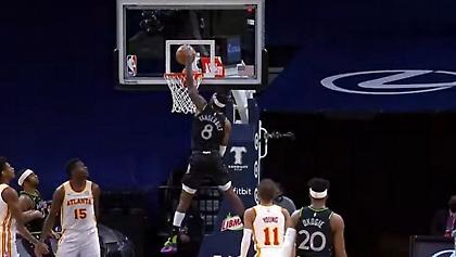 Top-10 με εντυπωσιακά καρφώματα στην κορυφή (vid)