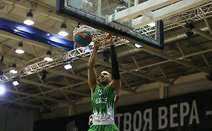 Διέλυσε τη Νίζνι η Ούνιξ