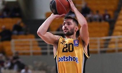 ΑΕΚ-Ιωνικός: Αποχώρησε υποβασταζόμενος ο Γκίκας