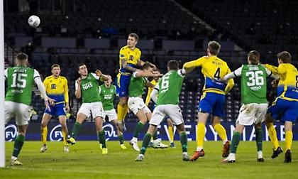 Τελικός με τριάρα για Σεν Τζόνστον