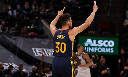 Έγραψε ιστορία: 2ος σε εύστοχα τρίποντα στην ιστορία του ΝΒΑ ο Στεφ Κάρι