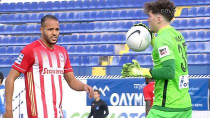 Άγγιξε το γκολ ο Ελ Αραμπί, το... έβγαλε ο Μανδάς (video)