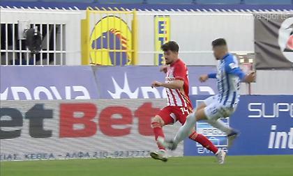 Ατρόμητος-Ολυμπιακός: Το σκληρό τάκλιν του Στρούγγη στον Ανδρούτσο (video)