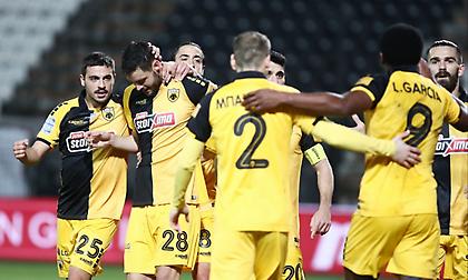 ΠΑΟΚ-ΑΕΚ: Προβάδισμα η «Ένωση» με Σάχοφ, που δεν πανηγύρισε