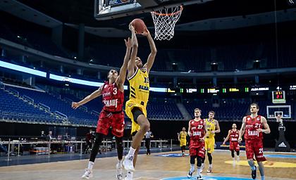 Άνετη νίκη για Άλμπα