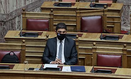 Στο Υπουργικό Συμβούλιο νέο σχέδιο νόμου του Αυγενάκη για το ποδόσφαιρο