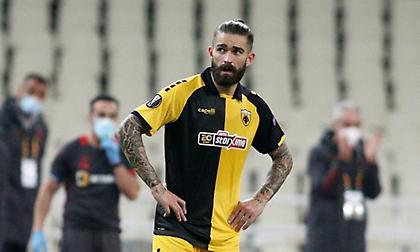 O Λιβάγια επέλεξε ένα άδοξο τέλος, η ΑΕΚ πάει -επιτέλους- παρακάτω