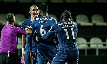 Αρπάχτηκαν οι συμπαίκτες στην Πόρτο Πέπε και Λουμ (video)