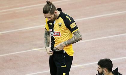 Τσακίρης: «Θα είναι παράλογο να συνεχίσει να παίζει ο Λιβάγια στην ΑΕΚ»