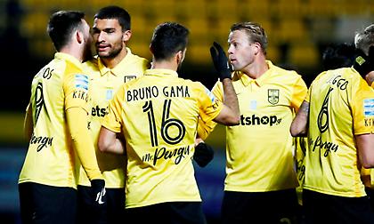 Ανέβηκε δεύτερος και... περιμένει