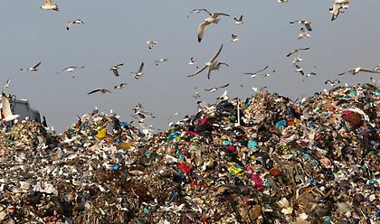 Πόσα πλαστικά σκουπίδια εξάγει η Ευρώπη στην Τουρκία - Πού καταλήγουν