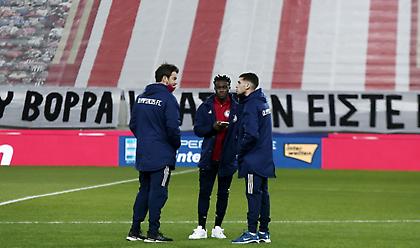 Ολυμπιακός-ΠΑΟΚ: Οι αφίξεις των δύο ομάδων (video)