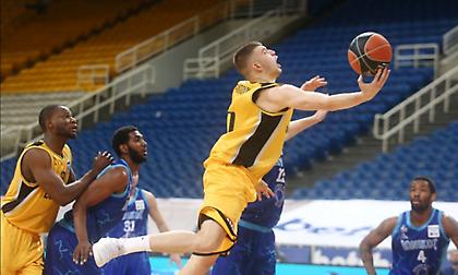 Ρογκαβόπουλος: «Παίξαμε καλή άμυνα»