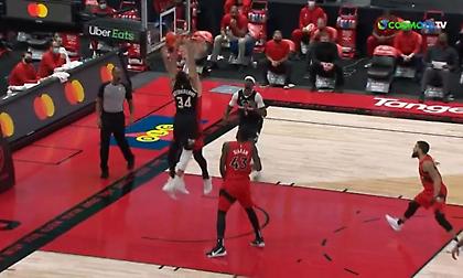 Εντυπωσιακό κάρφωμα του Γιάννη Αντετοκούνμπο στο πρόσωπο του Μπέινς! (vid)