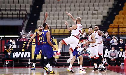 Ολυμπιακός-Μπαρτσελόνα: Οι φάσεις που προκάλεσαν την… έκρηξη του Μπαρτζώκα (video)