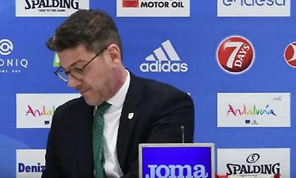 Κατσικάρης: Άνοιξε ένα μπουκάλι νερό με τον πιο cool τρόπο