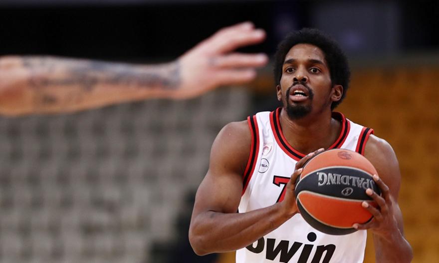 ΜακΚίσικ: Άλλος… σουτέρ στο ΣΕΦ