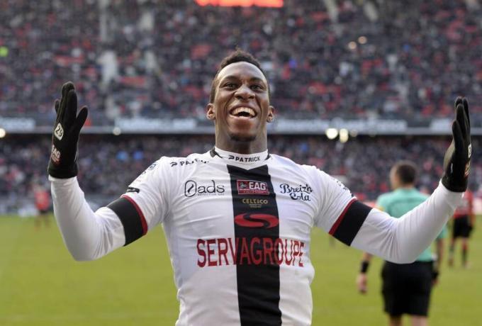 Ακολούθησε Παναθηναϊκό στο instagram o Νγκμπακοτό (pic)