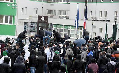 Οπαδοί της Σεντ Ετιέν στην προπόνηση της ομάδας