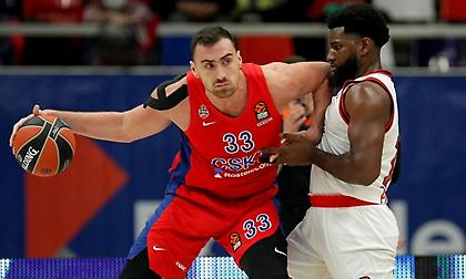 Οι ευχές της ΚΑΕ Ολυμπιακός στον Μιλουτίνοφ (pic)