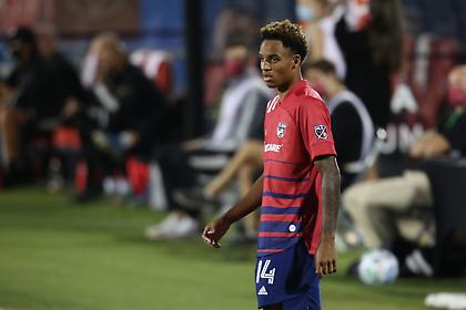 Στην Ιταλία για τις υπογραφές με Ρόμα ο Ρέινολντς