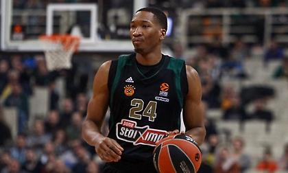 Ουέσλι Τζόνσον: Αποθέωσε τον Έβανς για το νικητήριο καλάθι κόντρα στον Παναθηναϊκό