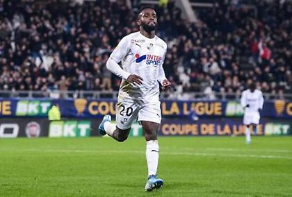 «Μένει στην Αμιάν ο Μεντόζα»