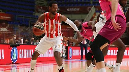 Νίκη για Ερυθρό Αστέρα με ρεκόρ καριέρας του Λόιντ